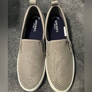Sperry Crest Slip On - Gray
Size 8.5